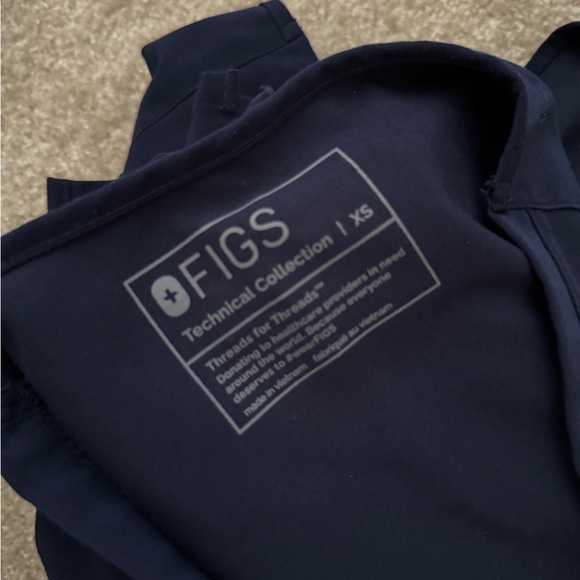 Figs Scrub Top - Picture 3 of 3